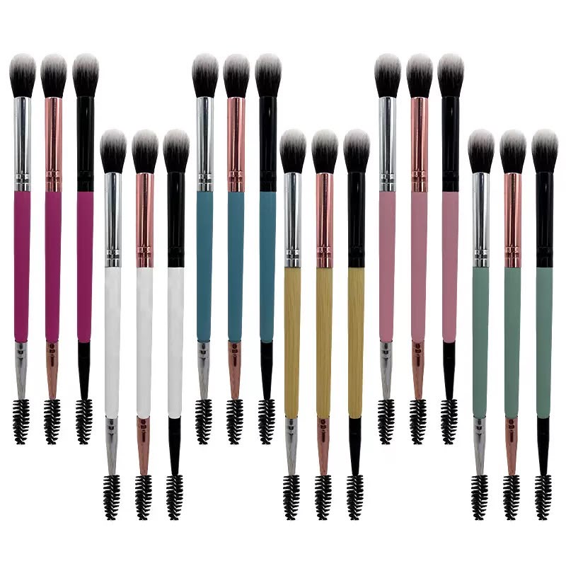 Wash brush with spoolie
